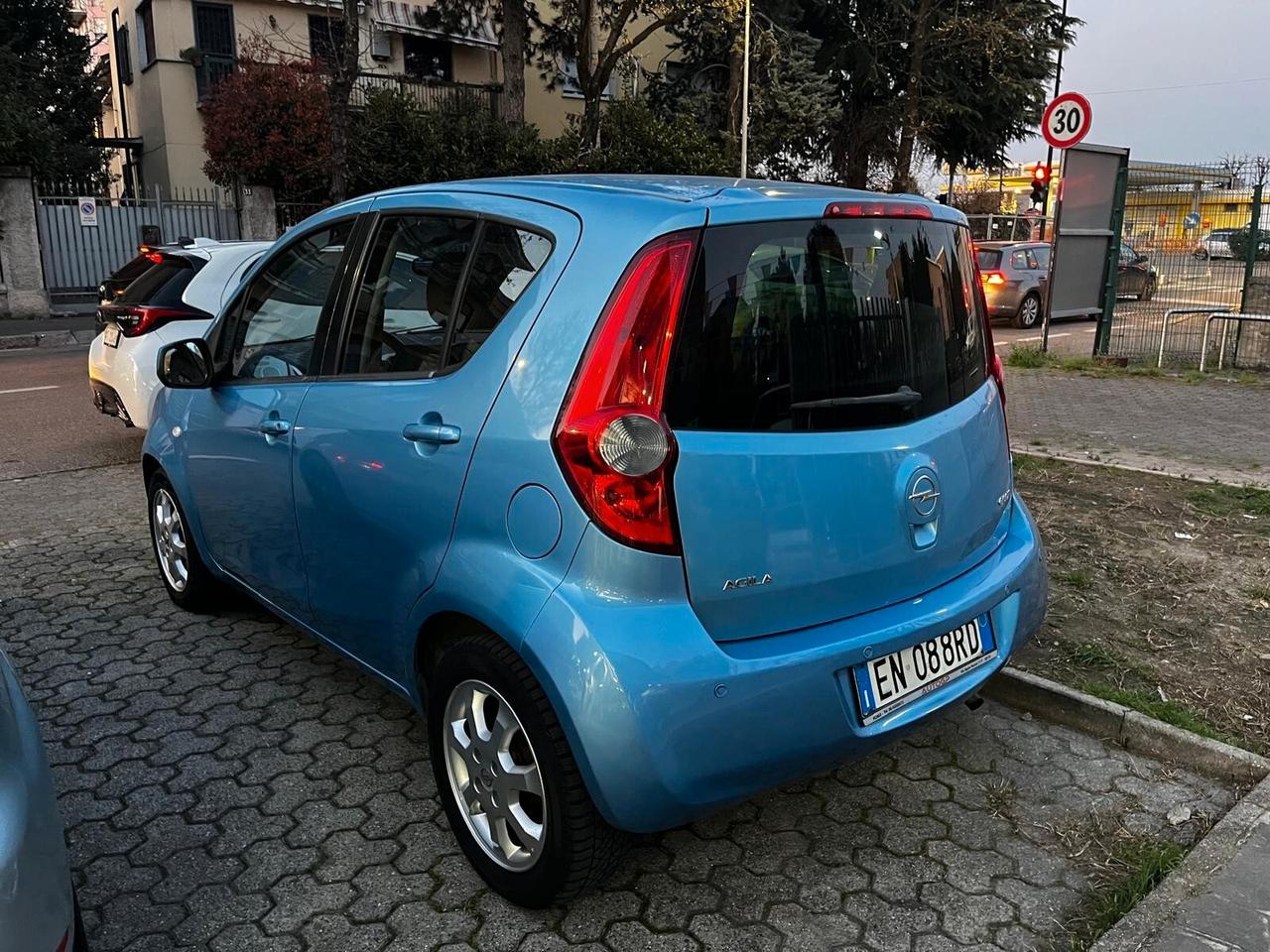 Opel Agila 1.0 12V 68CV Start&Stop Enjoy - 2012