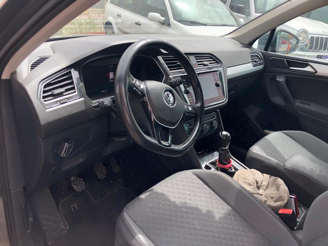 Volkswagen Tiguan 1.6 TDI SCR R-LINE Business BlueMotion Technology