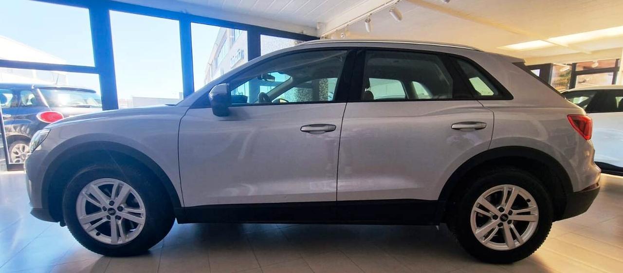 Audi Q3 40 TDI quattro S tronic Business Advanced