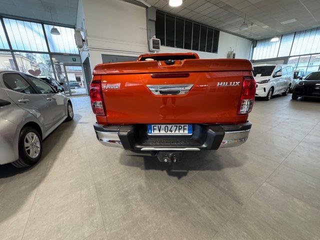 TOYOTA Hilux 2.4 D-4D A/T 4WD 4 porte Double Cab Lounge