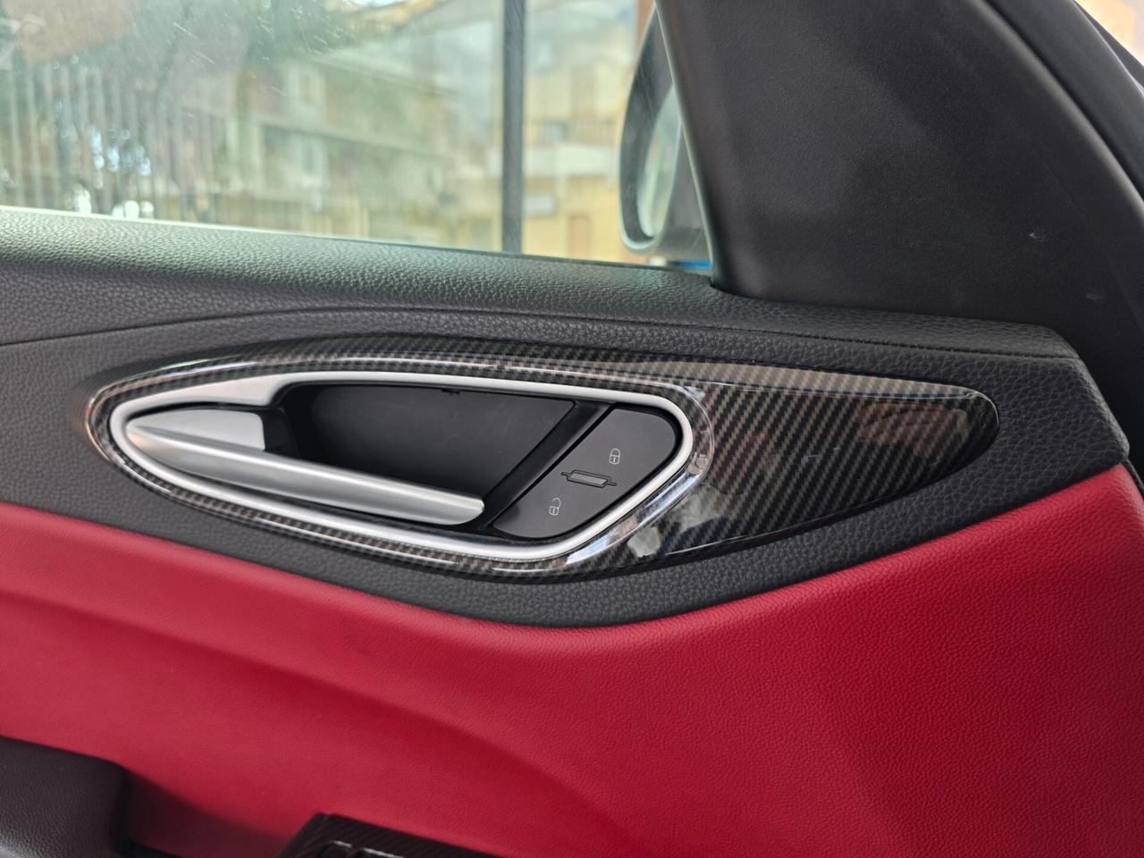 Alfa Romeo Giulia 2.2jtdm AT8 2017 99000km