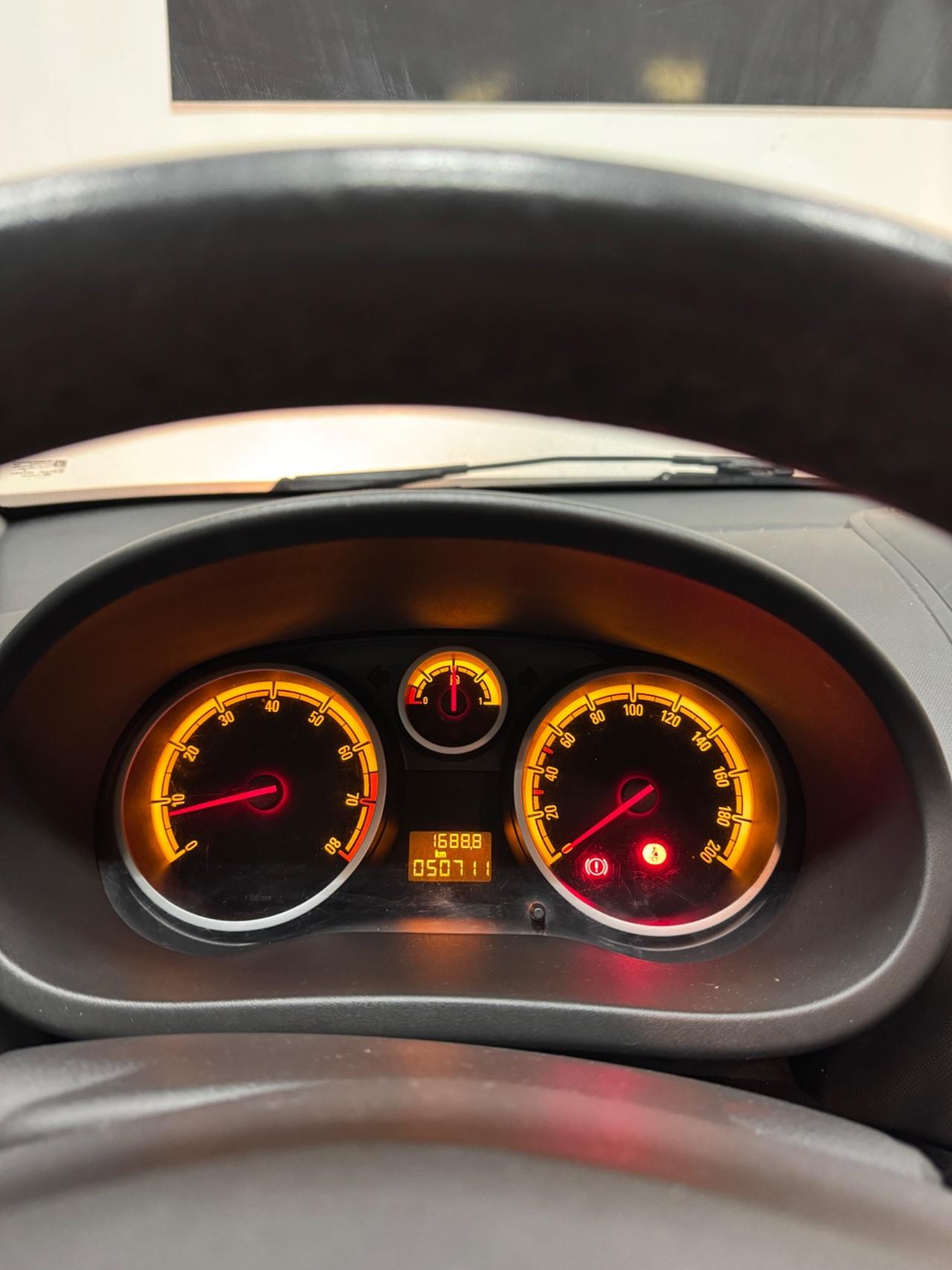 Opel Corsa 1.2 5 porte Cosmo