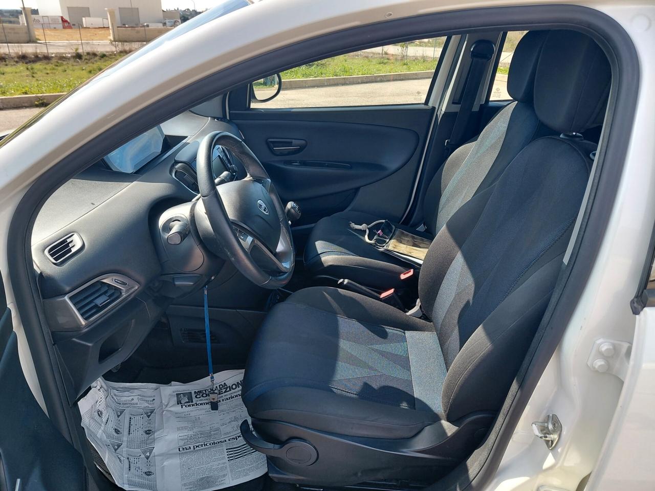 Lancia Ypsilon 1.2 69 CV 5 porte S&S Platinum