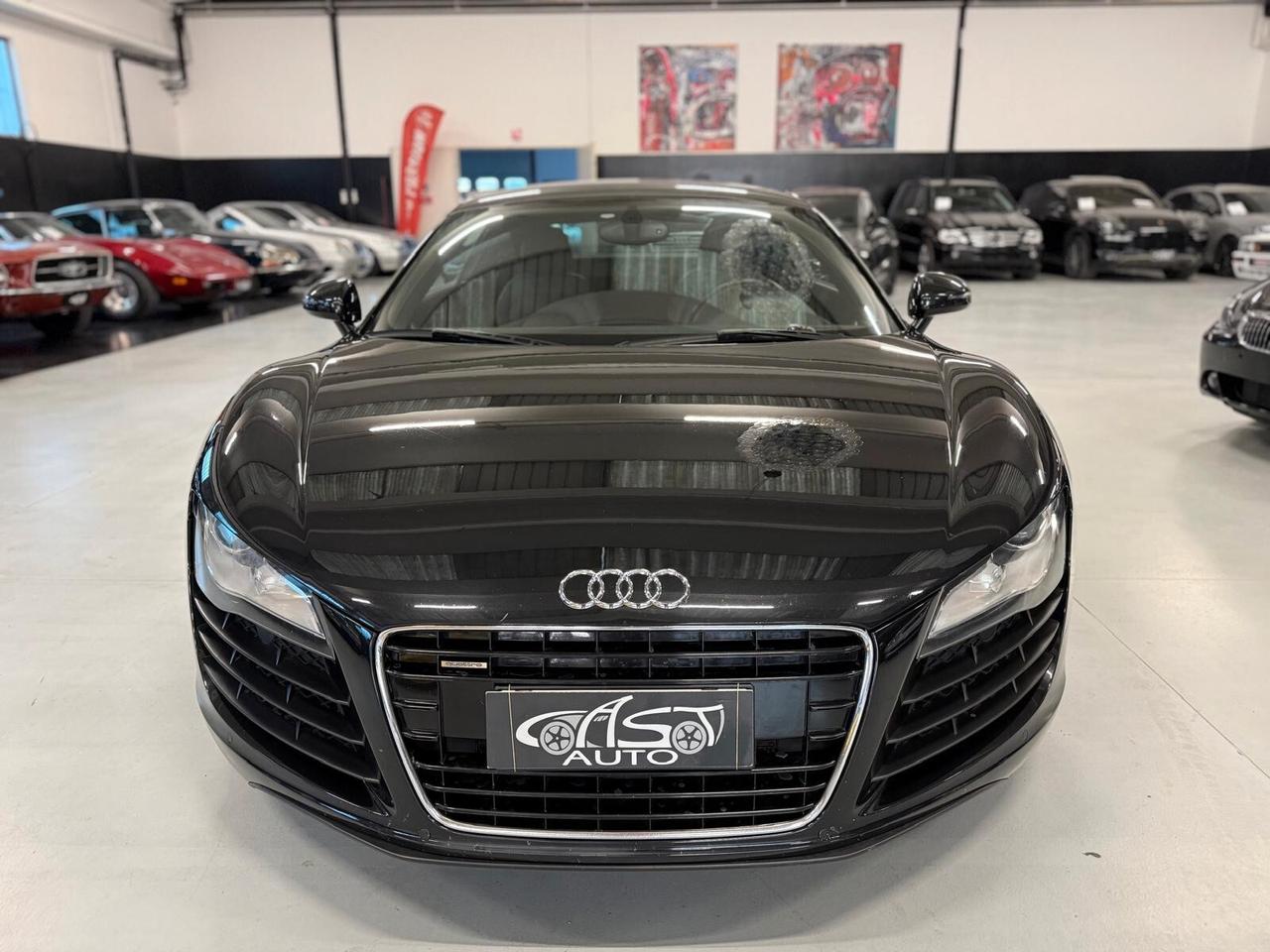 Audi R8 4.2 V8 FSI quattro R tronic