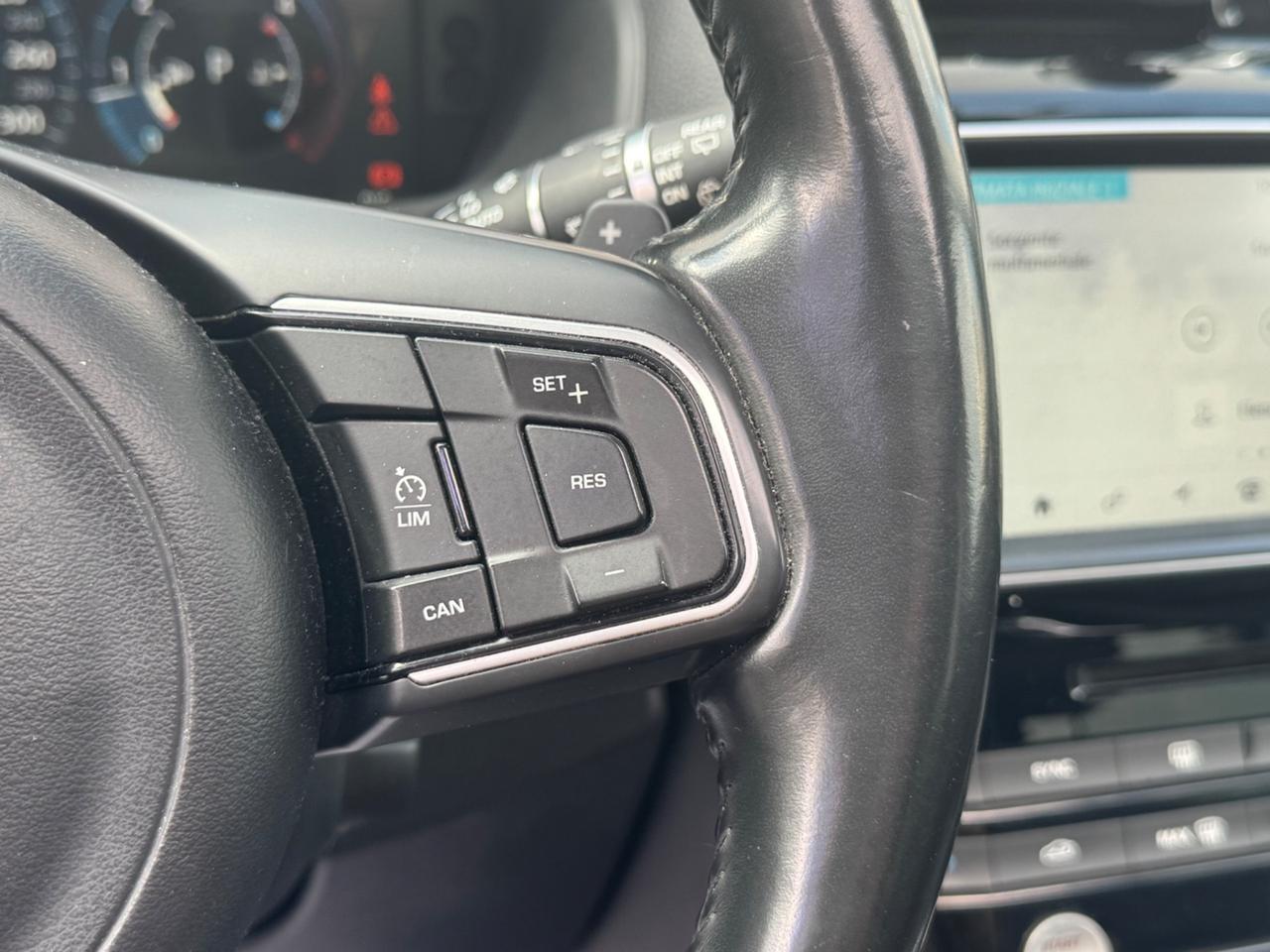 JAGUAR F-PACE 20D 180 CV PRESTIGE FULL TETTO VIRTUAL