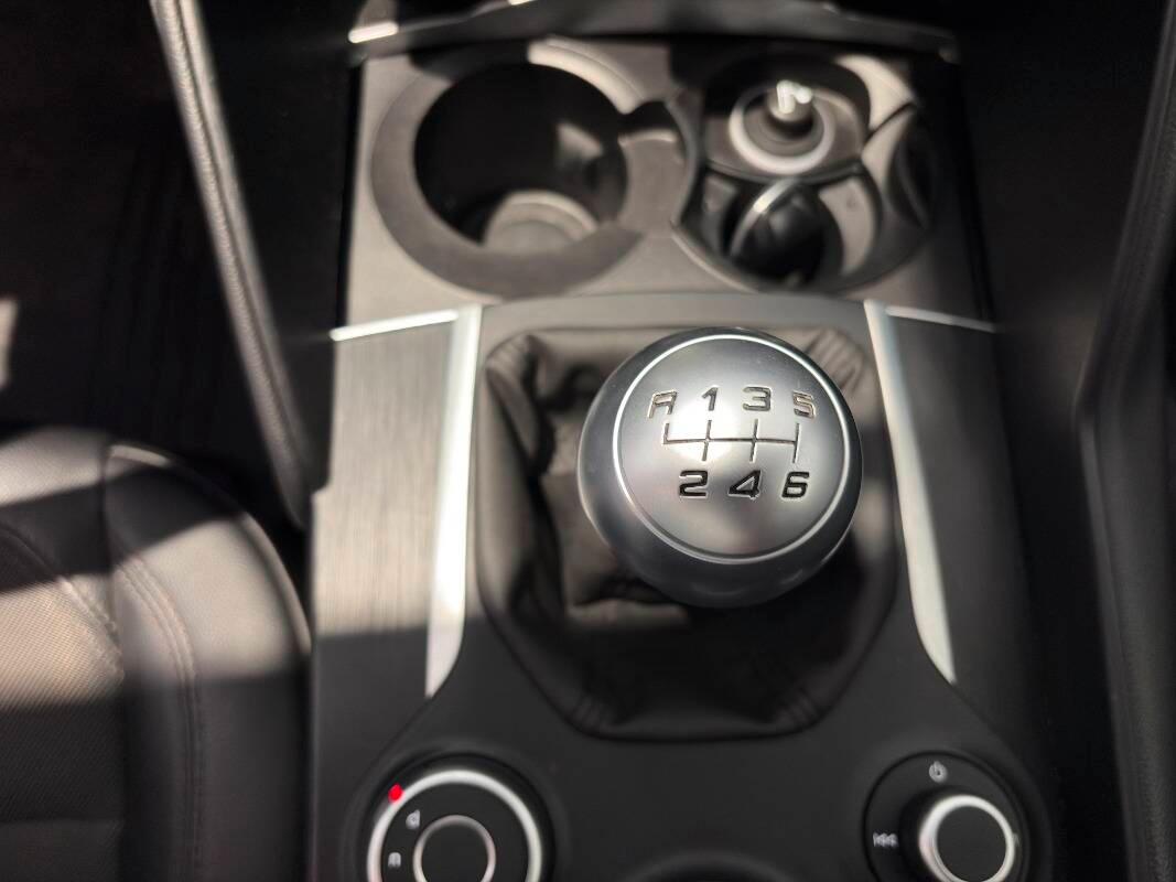 Alfa Romeo Giulia 2.2 t Super 180cv