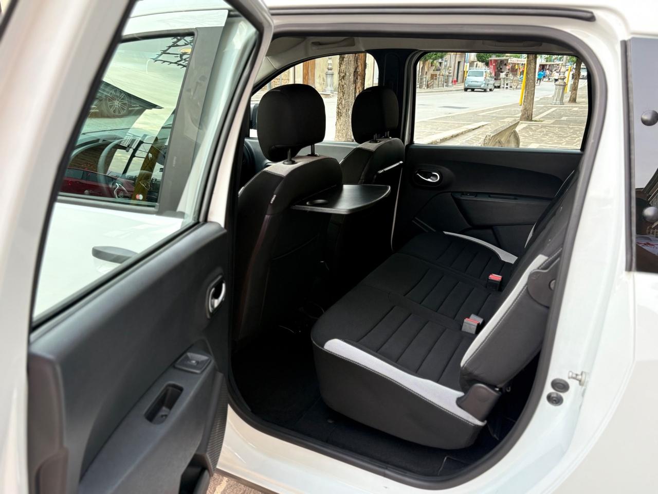 Dacia Lodgy STEPWAY 1.5dCi 7 POSTI AUTOCARRO N1