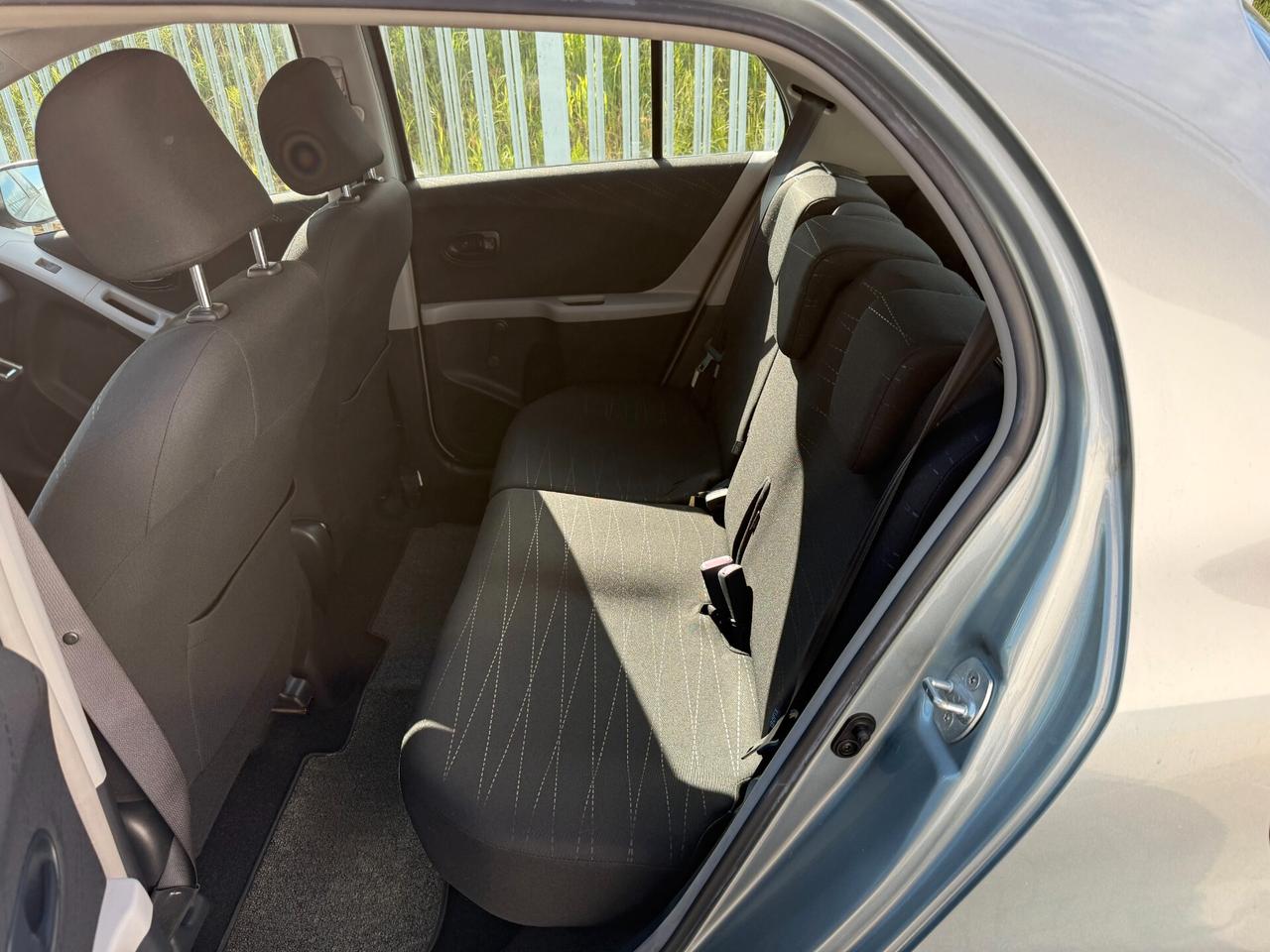 Toyota Yaris 1.0 5 porte