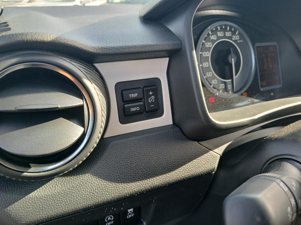 Suzuki Ignis 1.2 Hybrid Top