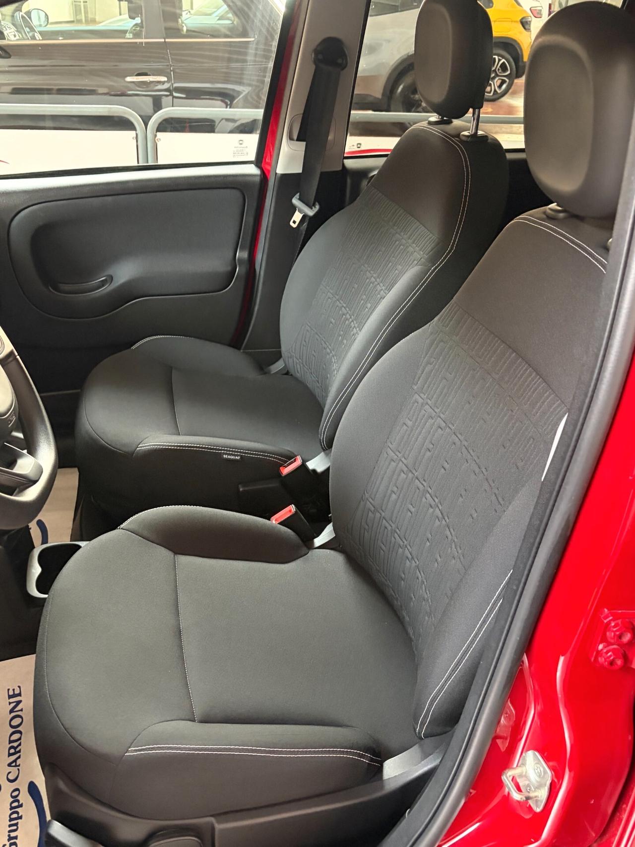 FIAT PANDA 1.0 HYBRID CROSS (25.000 KM!)