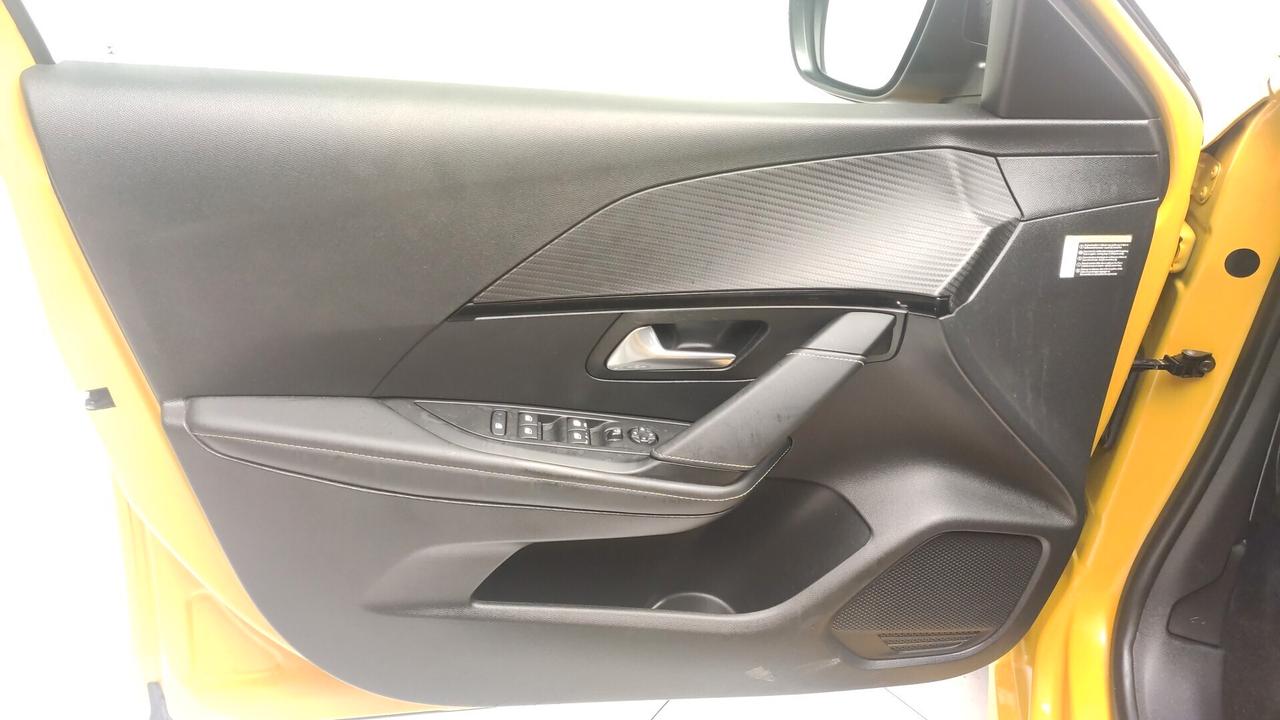 Peugeot 208 motore elettrico 136 CV 5 porte GT