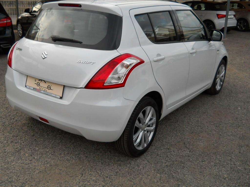 Suzuki Swift 1.3 DDiS 5 porte B-Top Bi-Color