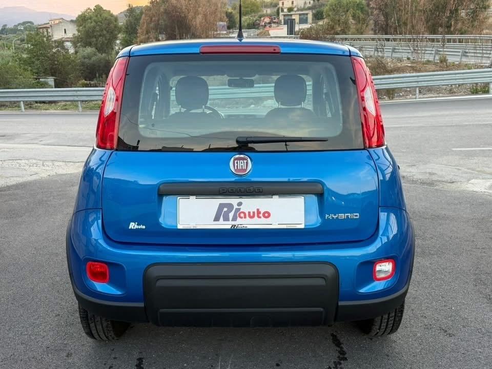 Fiat Panda 1.0 FireFly S&S Hybrid con 13.584 km