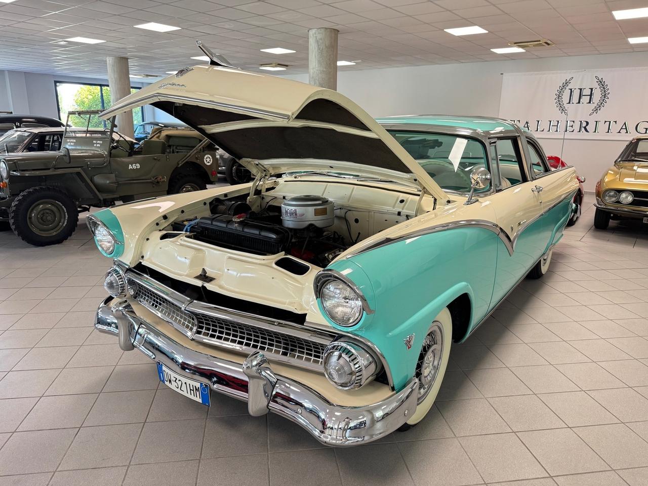 Ford Fairlane Crown Victoria