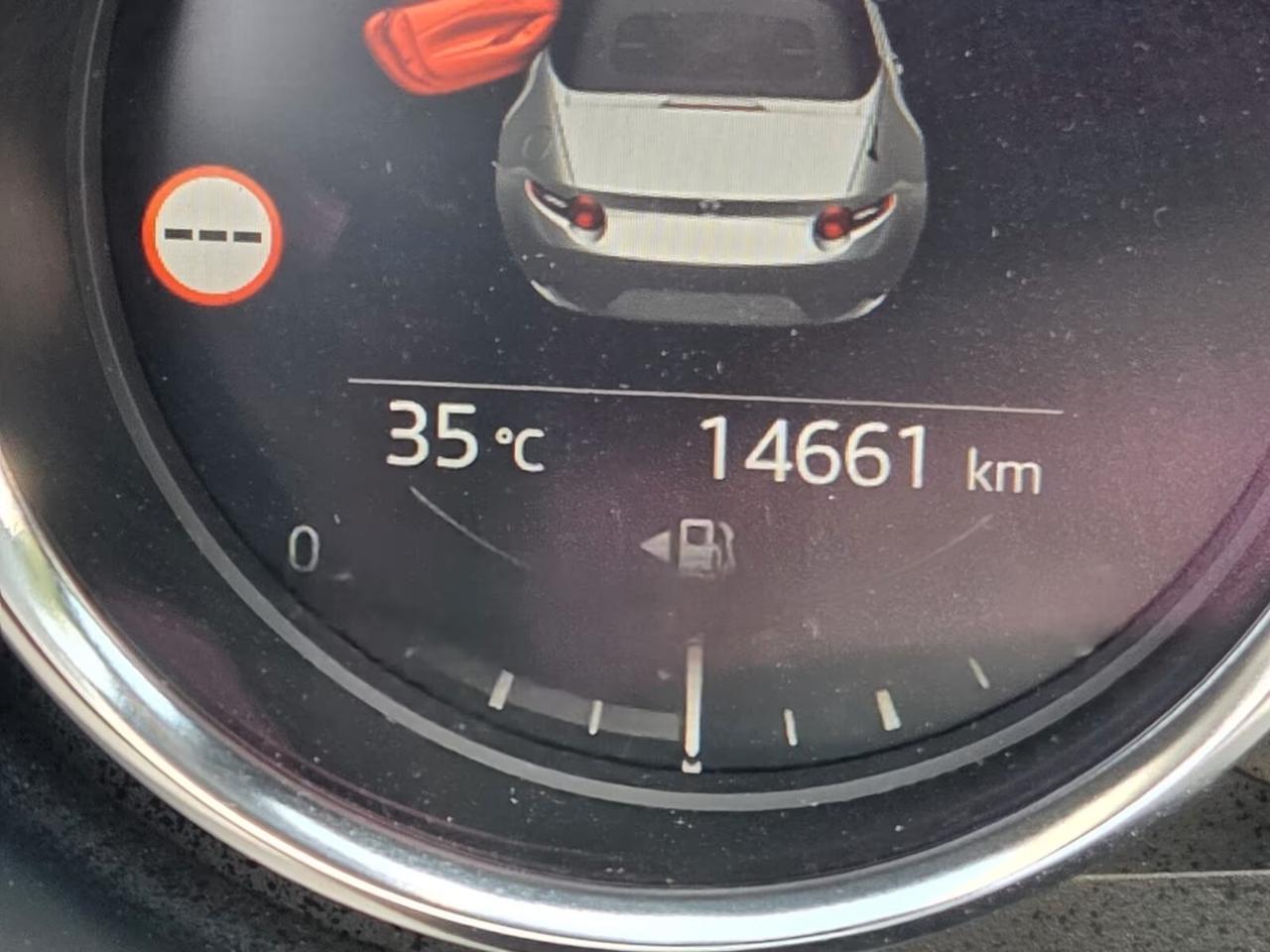 Mazda MX-5 2.0L Skyactiv-G RF Kazari