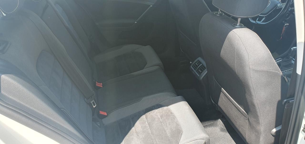 Volkswagen Golf 1.6 Tdi 110 CV DSG 5p. Executive