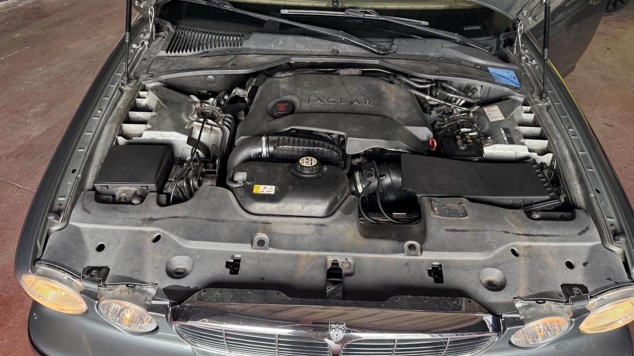 Jaguar XJ 2.7 D V6 cat Sovereign