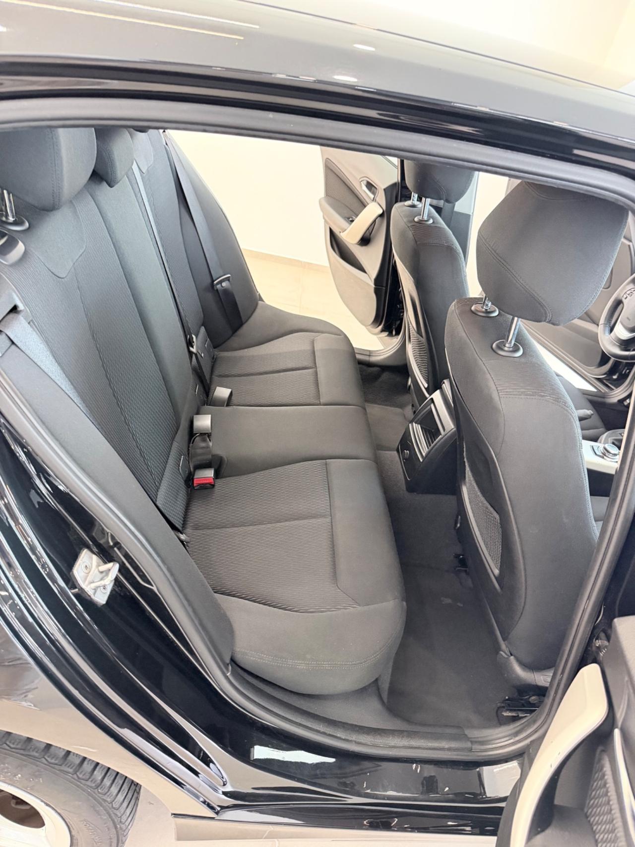 Bmw 116 116d 5p. Advantage