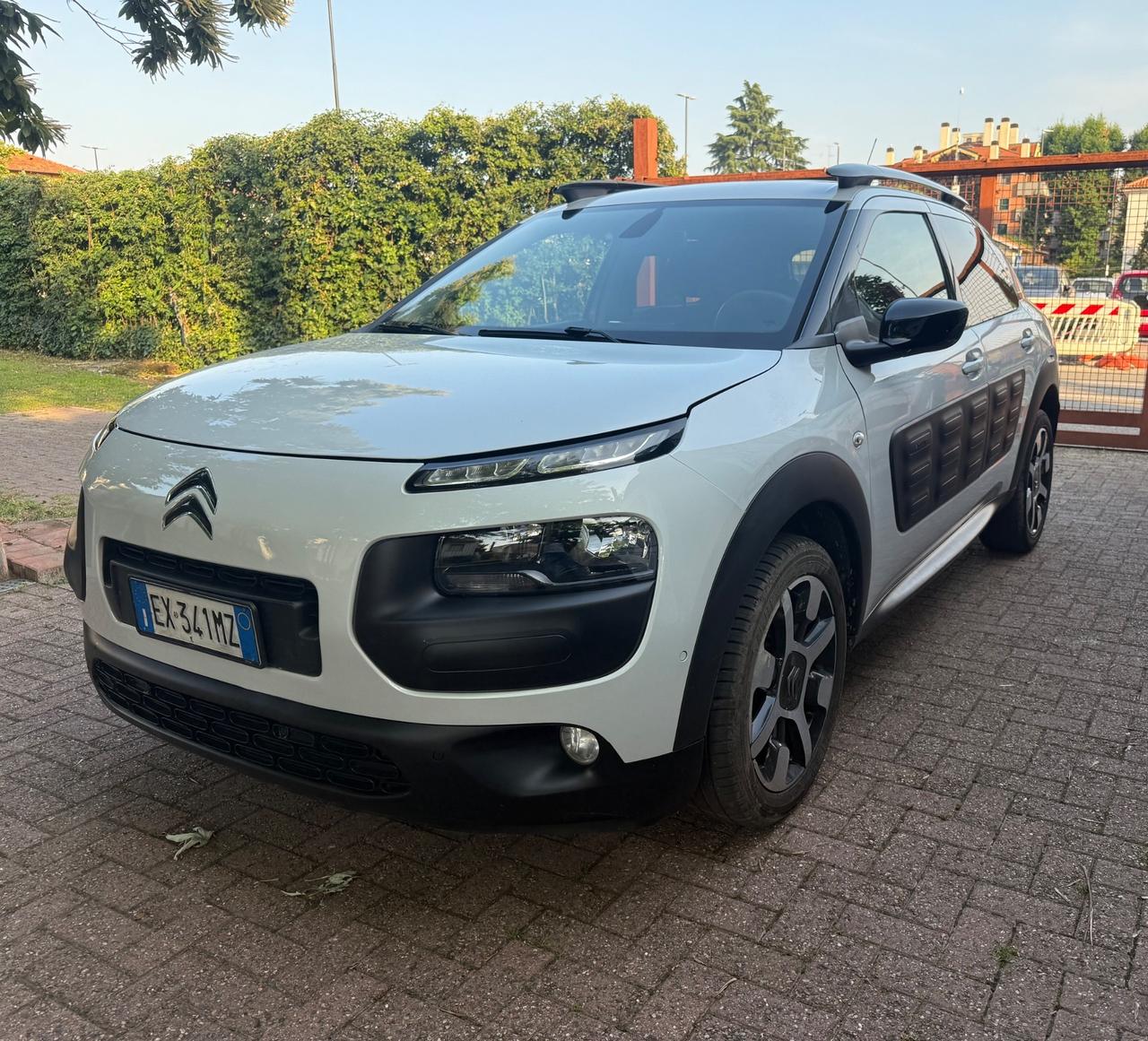 Citroen C4 Cactus PureTech 82 Shine Edition