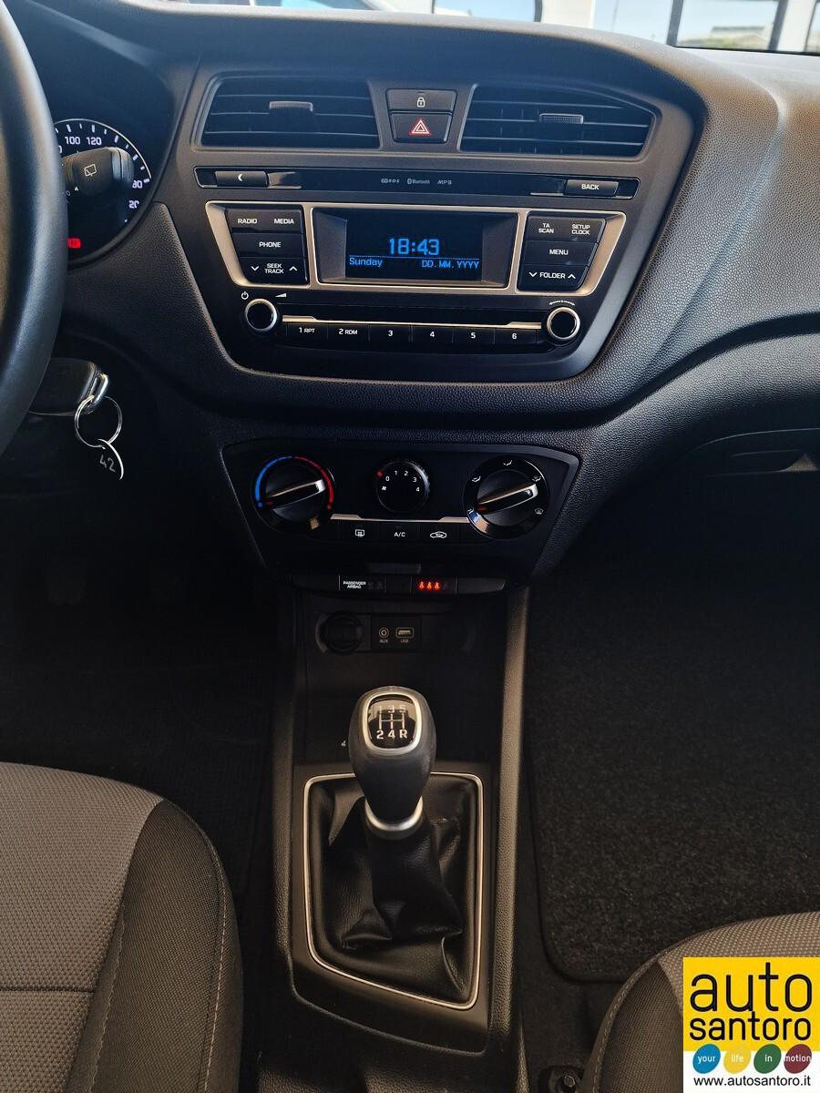 HYUNDAI I20 1.2 BLACKLINE