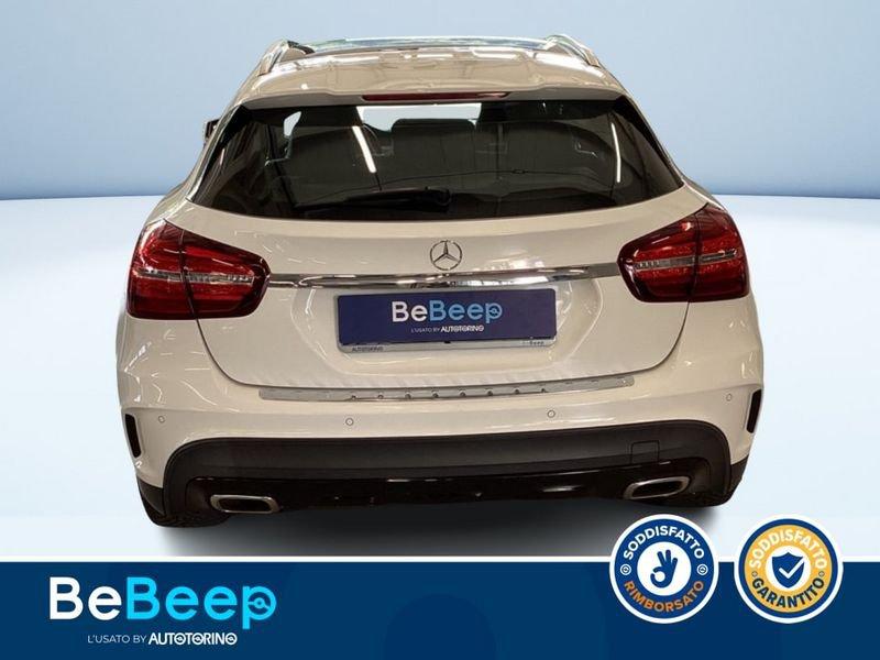 Mercedes-Benz GLA 180 PREMIUM AUTO