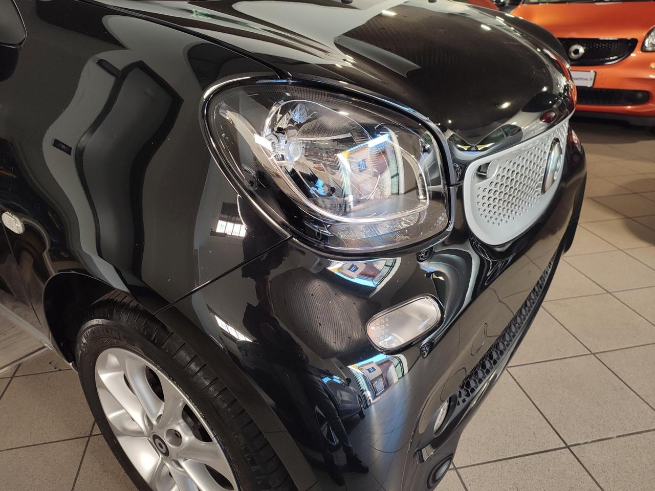 Smart ForTwo 70 1.0 twinamic Navi/Pelle/Panoramico