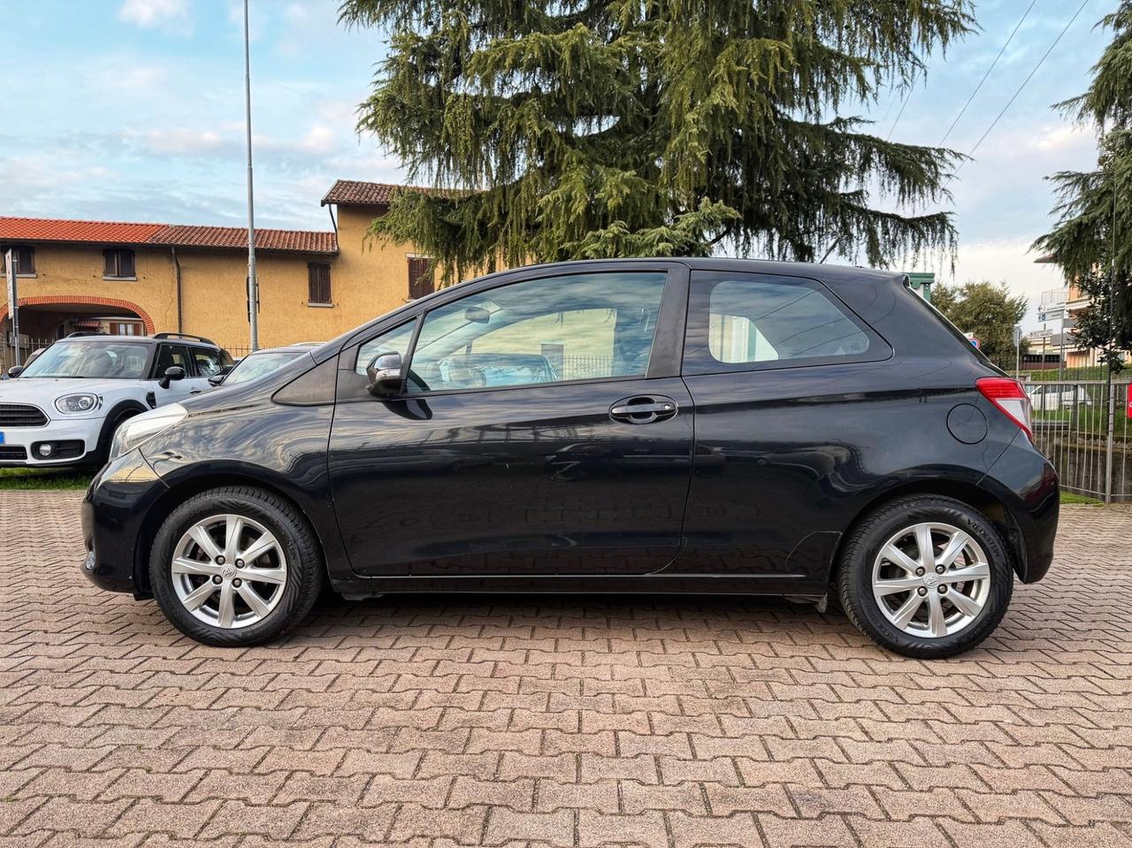 Toyota Yaris 1.0 3 porte OK NEOPATENTATI