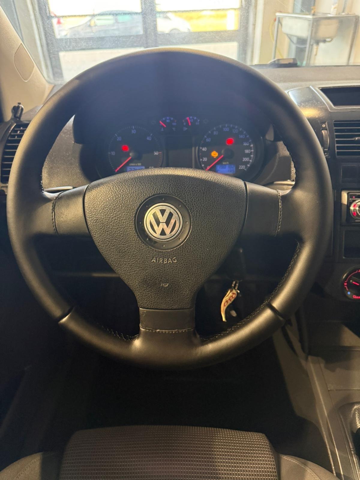 Volkswagen Polo 1.4 -NEOPATENTATI