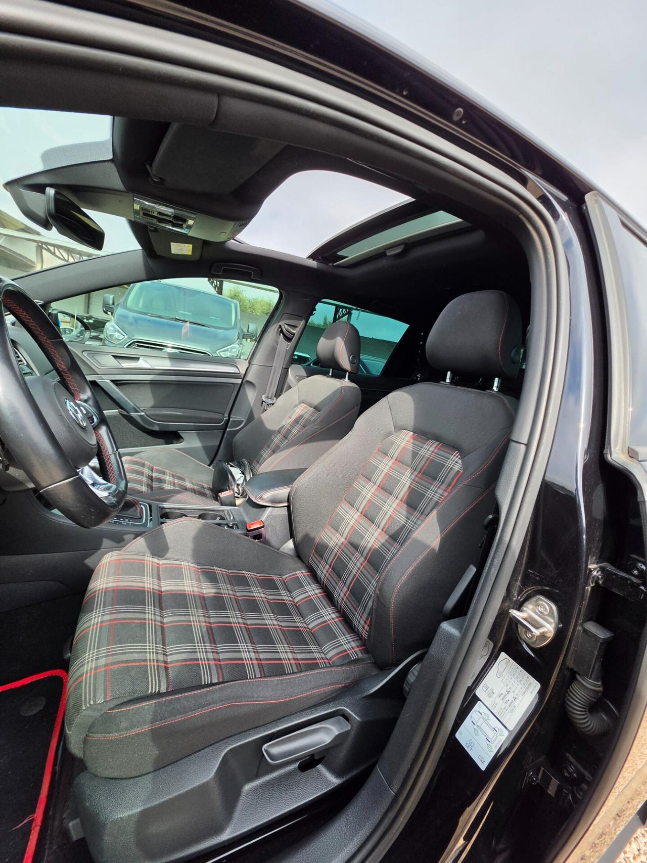 Volkswagen Golf GTI Performance 2.0 245 CV TSI DSG 5p. BMT