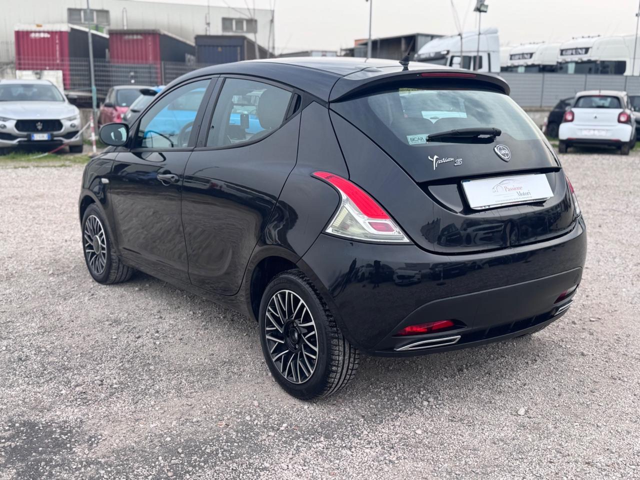 Lancia Ypsilon 1.2 69 CV 5 porte GPL Ecochic S Momodesign