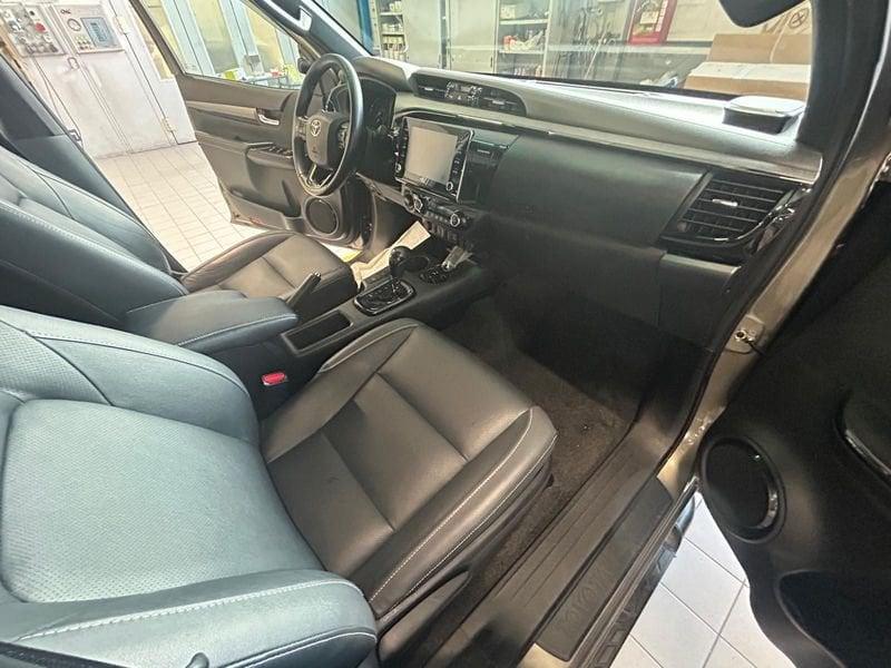 Toyota Hilux Hilux 2.8 D A/T 4WD 4 porte Double Cab Invincible