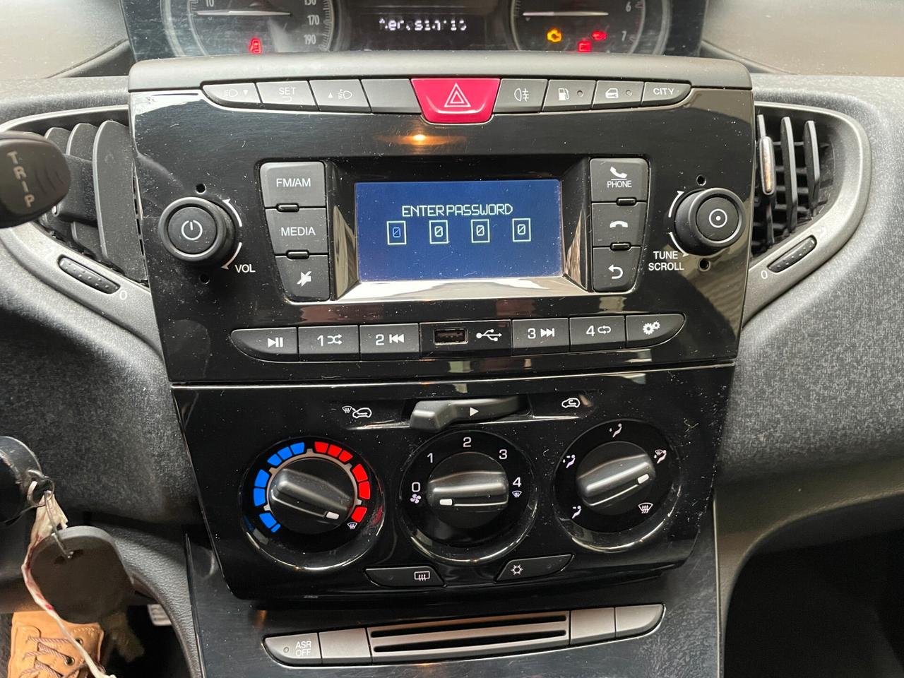 Lancia Ypsilon 1.2 69 CV 5 porte GPL Ecochic Elefantino Blu POSSIBILITA DI FINANZIAMENTO IN SEDE