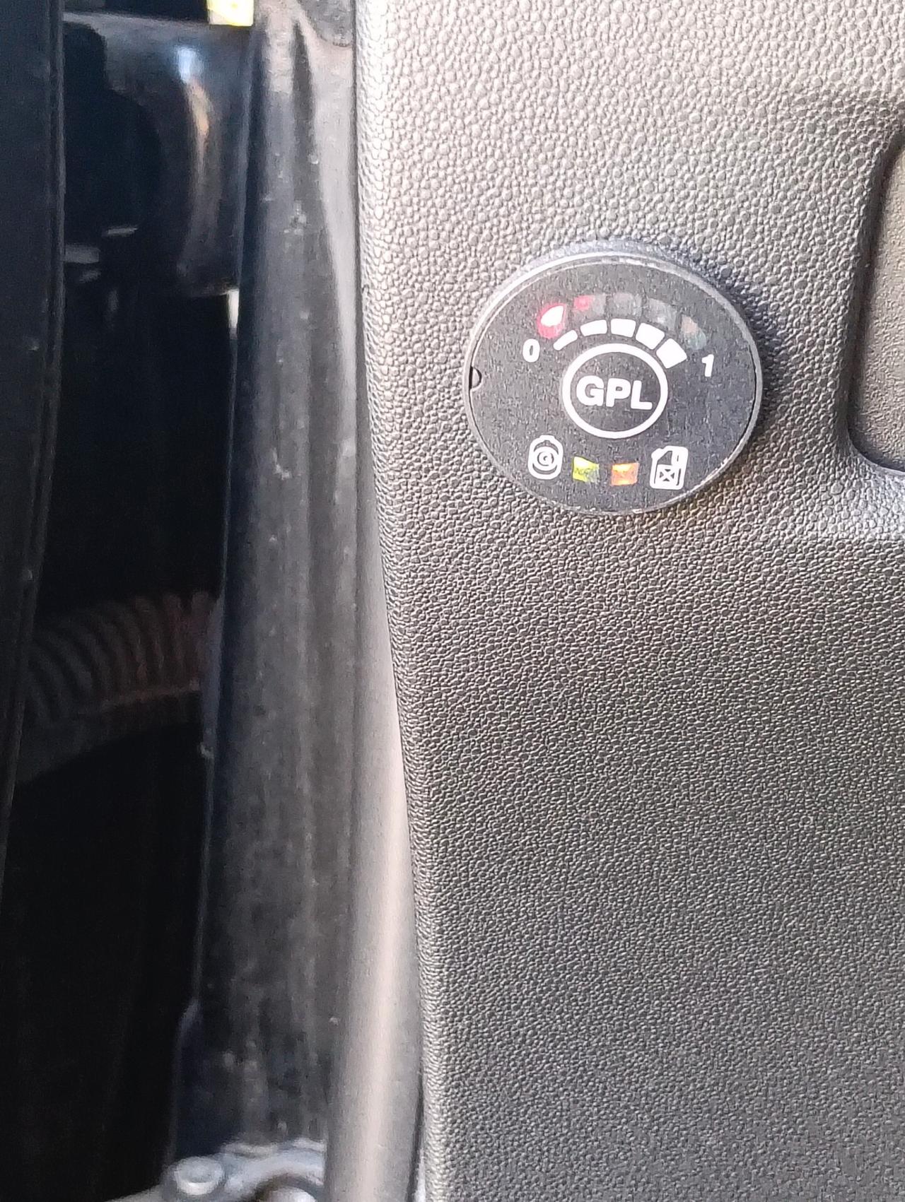 Citroen C3 1.4 VTi 95 GPL Exclusive