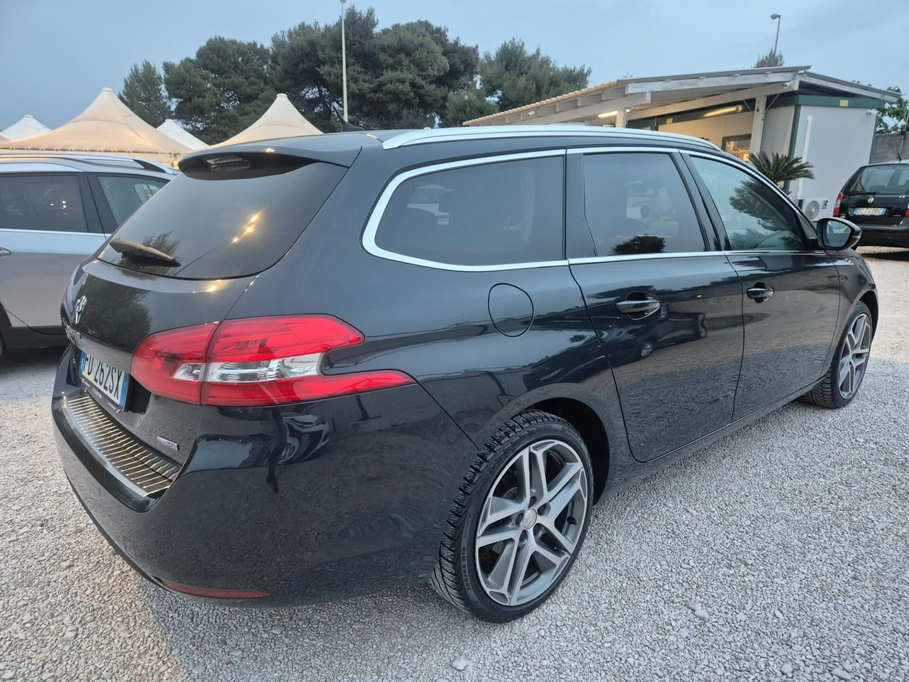 Peugeot 308 BlueHDi 120 S&S SW Allure