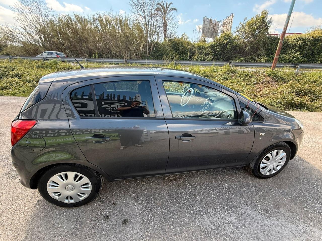 Opel Corsa 1.2 5 porte Cosmo