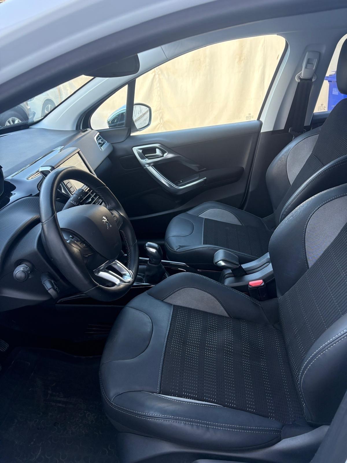 Peugeot 2008 BlueHDi 100 Allure