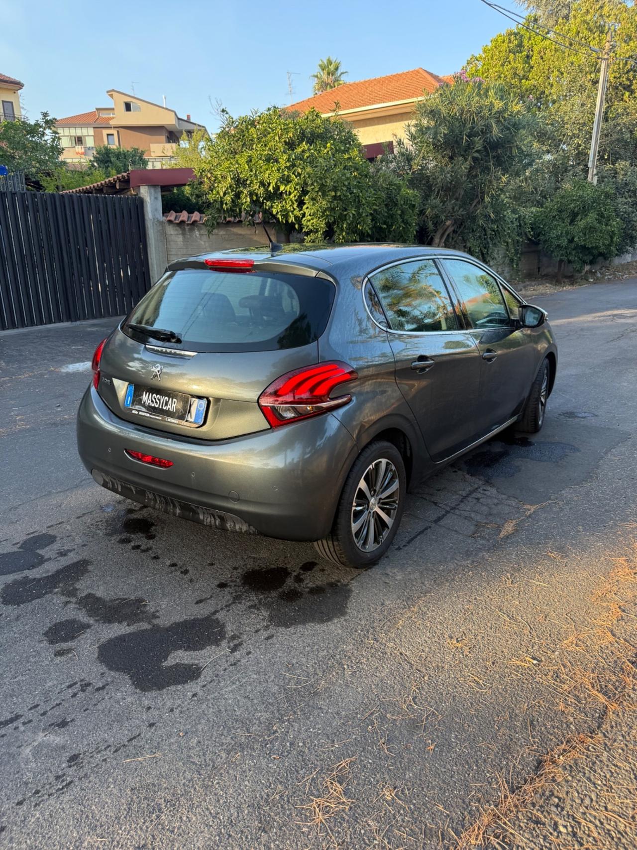 Peugeot 208 BlueHDi 100 5 porte Allure