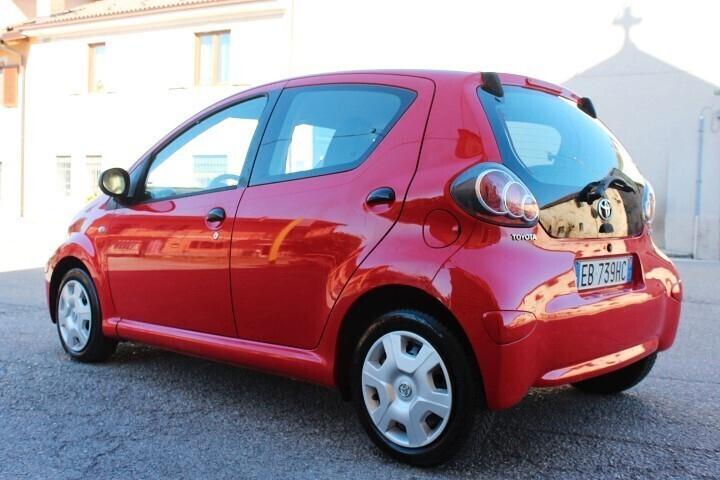 Toyota Aygo 1.0 VVT-i 5 porte Red Edition CLIMATIZZATA UNICA UTILIZZATRICE ESTETICA ESEMPLARE