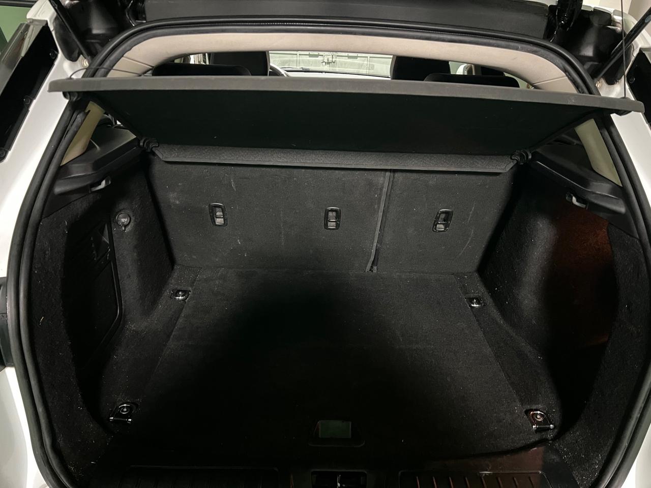 Land Rover Range Evoque 2.2 TD4 5p. Pure