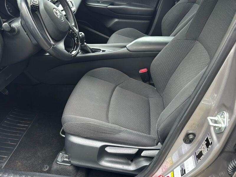 Toyota C-HR 1.2T (116CV) MT Active