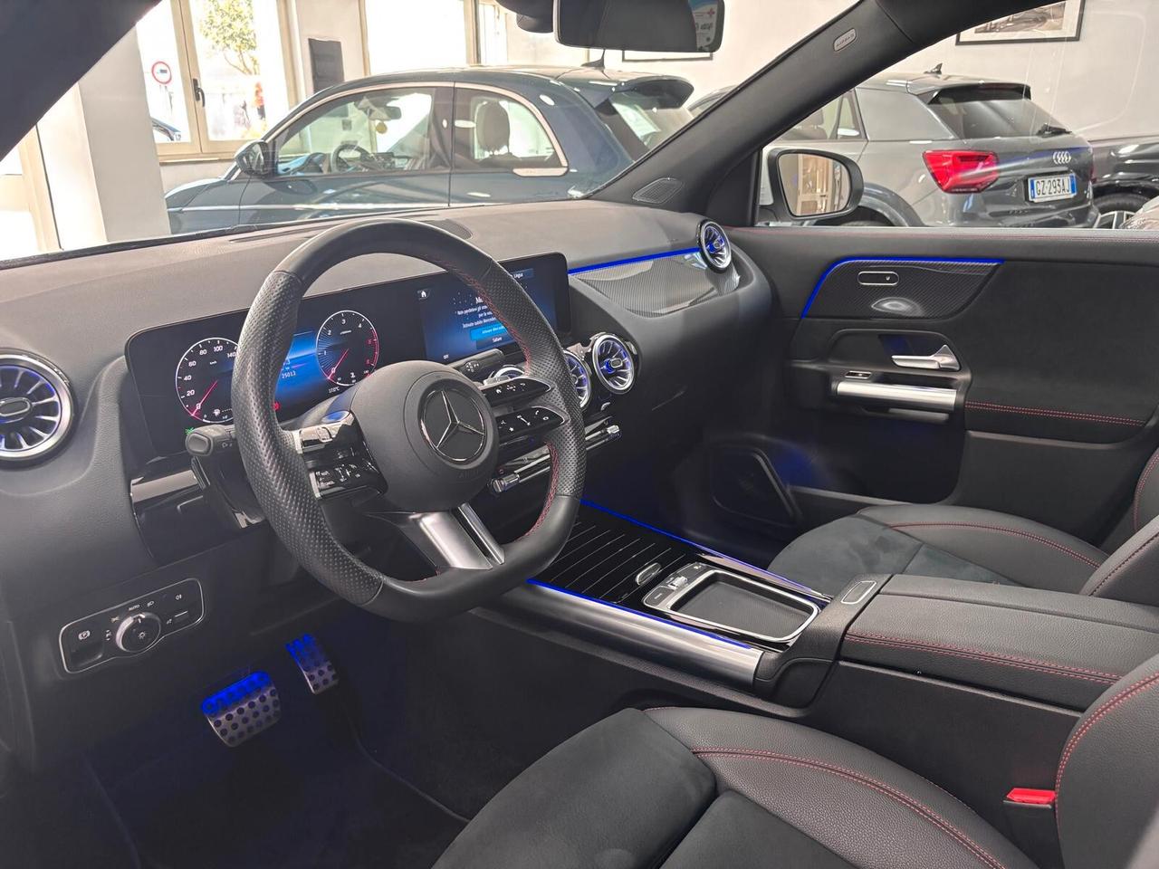 MERCEDES-BENZ GLA 200D PREMIUM AMG TETTO-LED