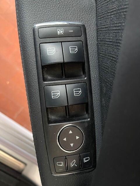 Mercedes-benz E 200 CGI BlueEFFICIENCY Elegance