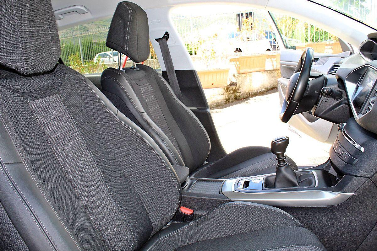 PEUGEOT - 308 - BlueHDi 130 S&S Allure