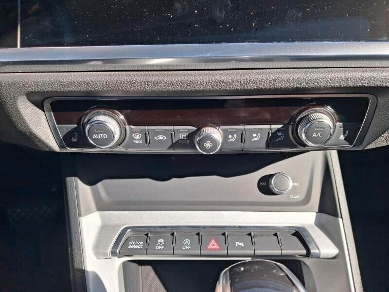 Audi Q3 SPB 40 TFSI quattro S tronic line MATRIX-PANORAMA-B&O-CERCHI 20"