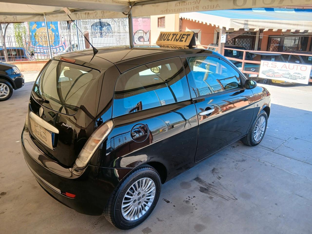 Lancia Ypsilon 1.3 MJT 75 CV full 06