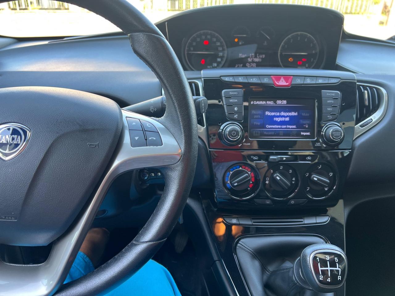 Lancia Ypsilon 1.2 69 CV 5 porte Platinum tetto apribile, navigatore