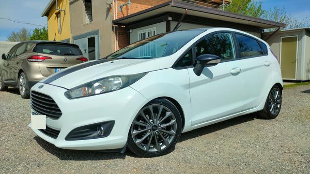 FORD Fiesta 1.5 TDCi 75CV 5 porte Black & White Edition