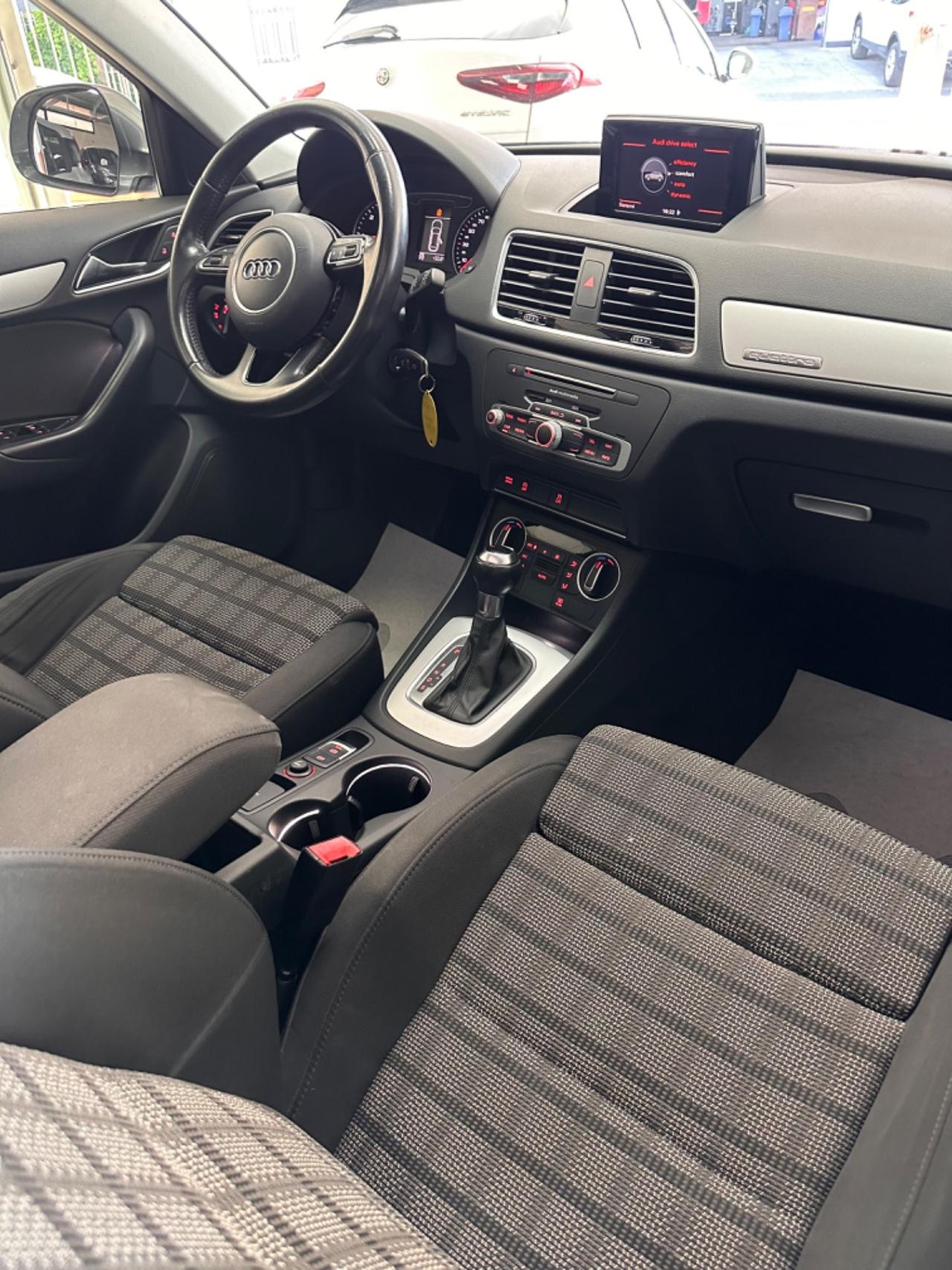 Audi Q3 2.0 TDI 150 CV quattro S tronic Sport