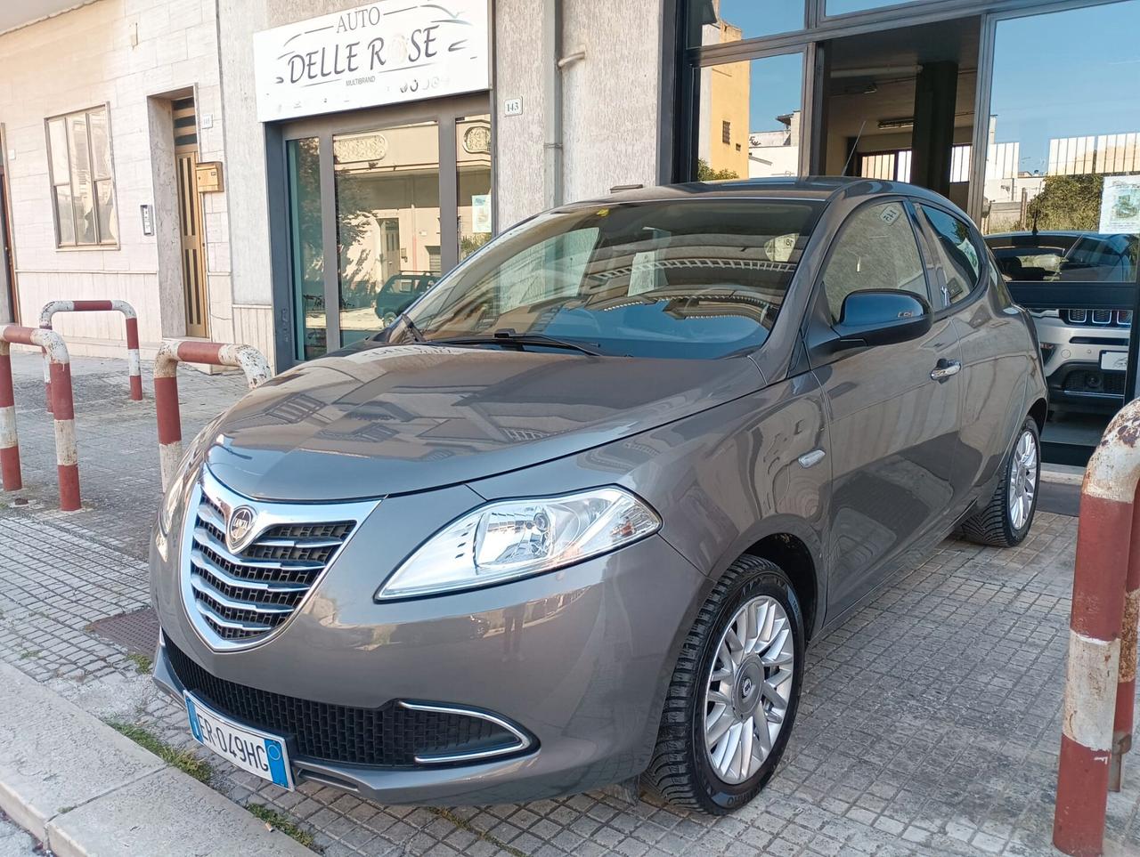 Lancia Ypsilon 1.2 69 CV 5 porte S&S Gold