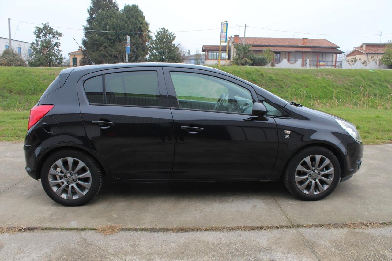 Opel Corsa 1.2 80CV 5 porte GPL-TECH Club ANCHE PER NEO PATENTATI